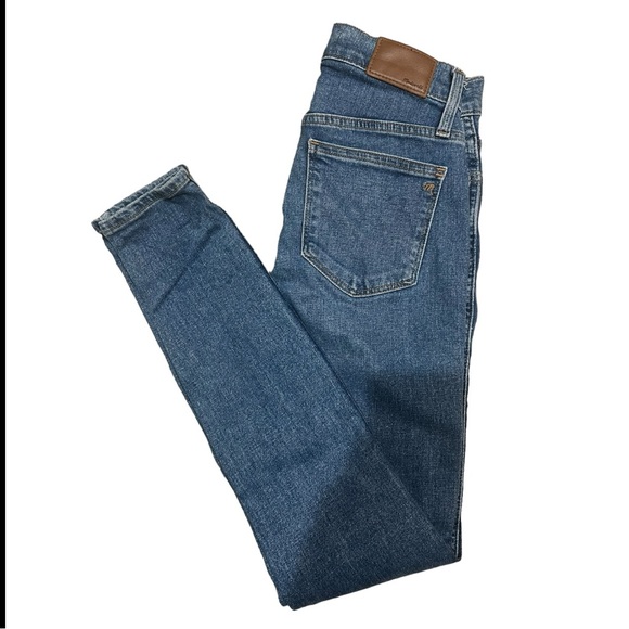 10" High-Rise Skinny Jeans in Mackey Wash: Button-Front Edition Size 25 - Picture 3 of 10